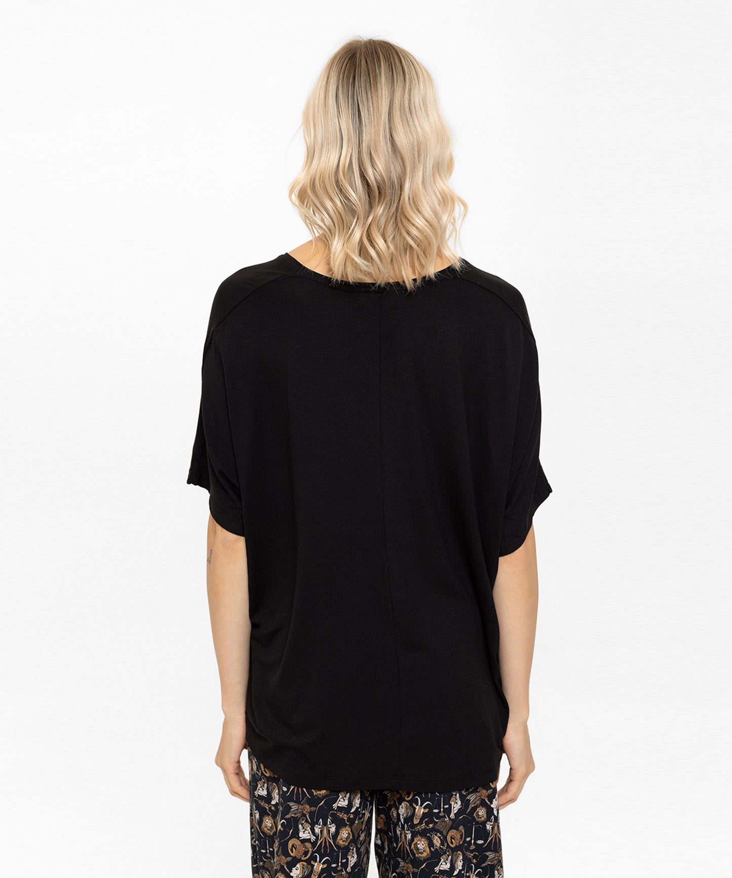V Yaka Tshirt