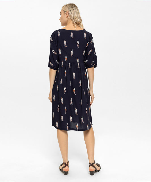 Önü Düğmeli Desenli Elbise