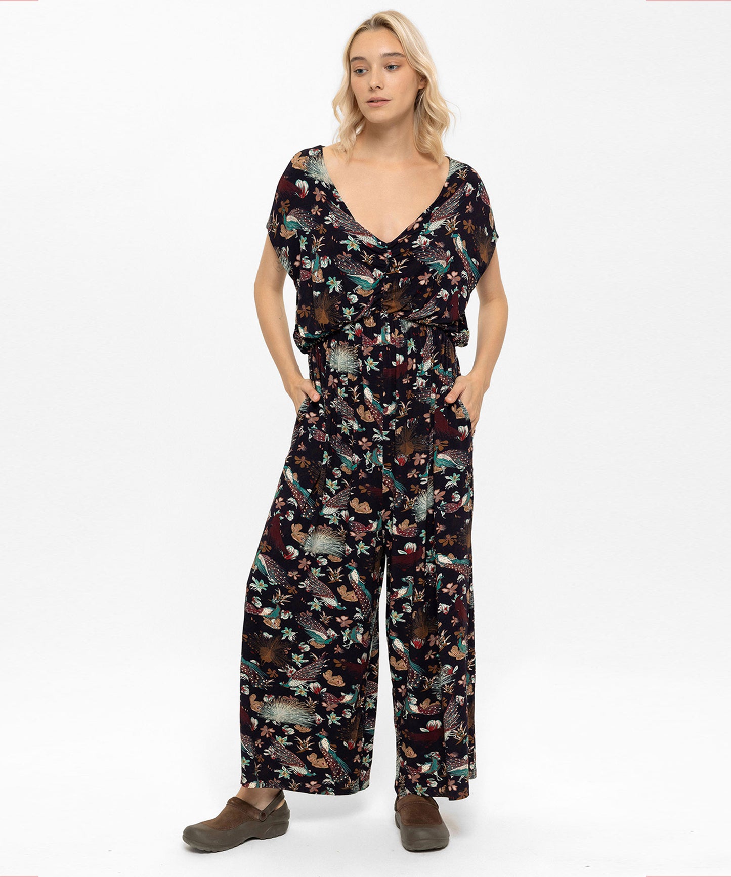 V Yaka Beli Büzgülü Desenli Tulum