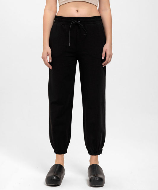 Büzgülü Paçalı Rahat Kesim Siyah Pantolon