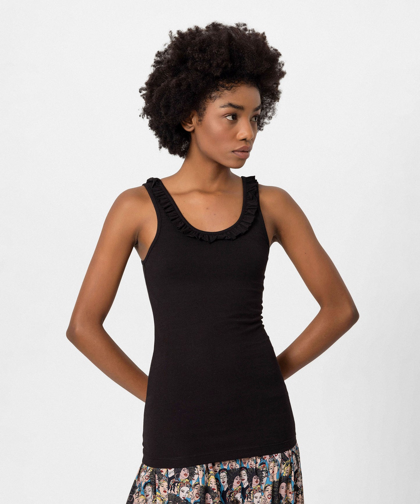 Fırfırlı Yaka Slim Fit Licralı Body