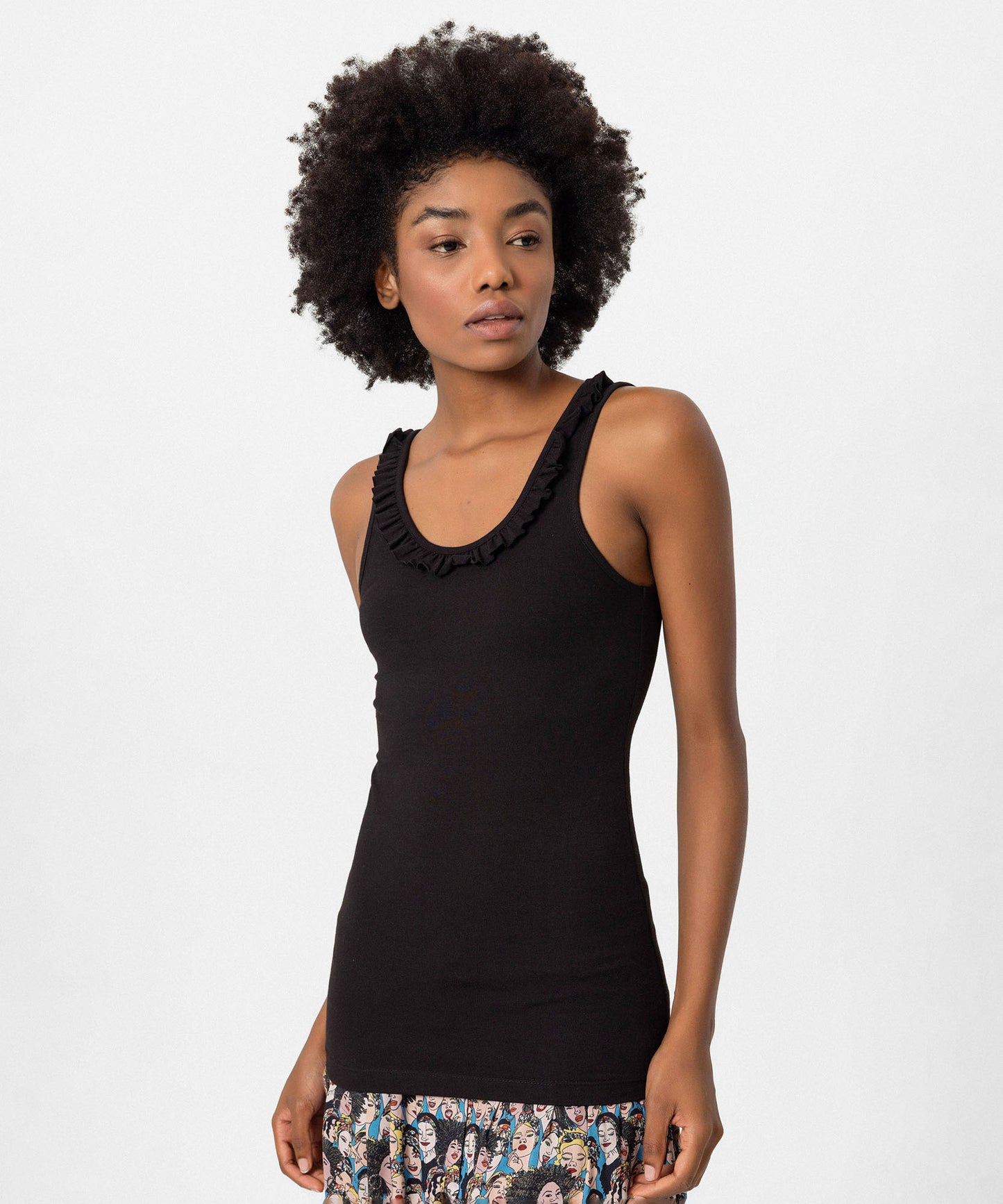 Fırfırlı Yaka Slim Fit Licralı Body